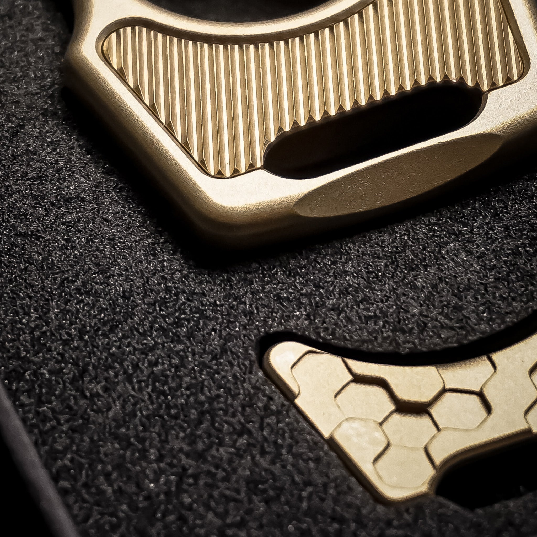 Set of Brass Knucks Edc Swampy Alligator & Replaceable Brass Inlay Diagonal Lines Pattern