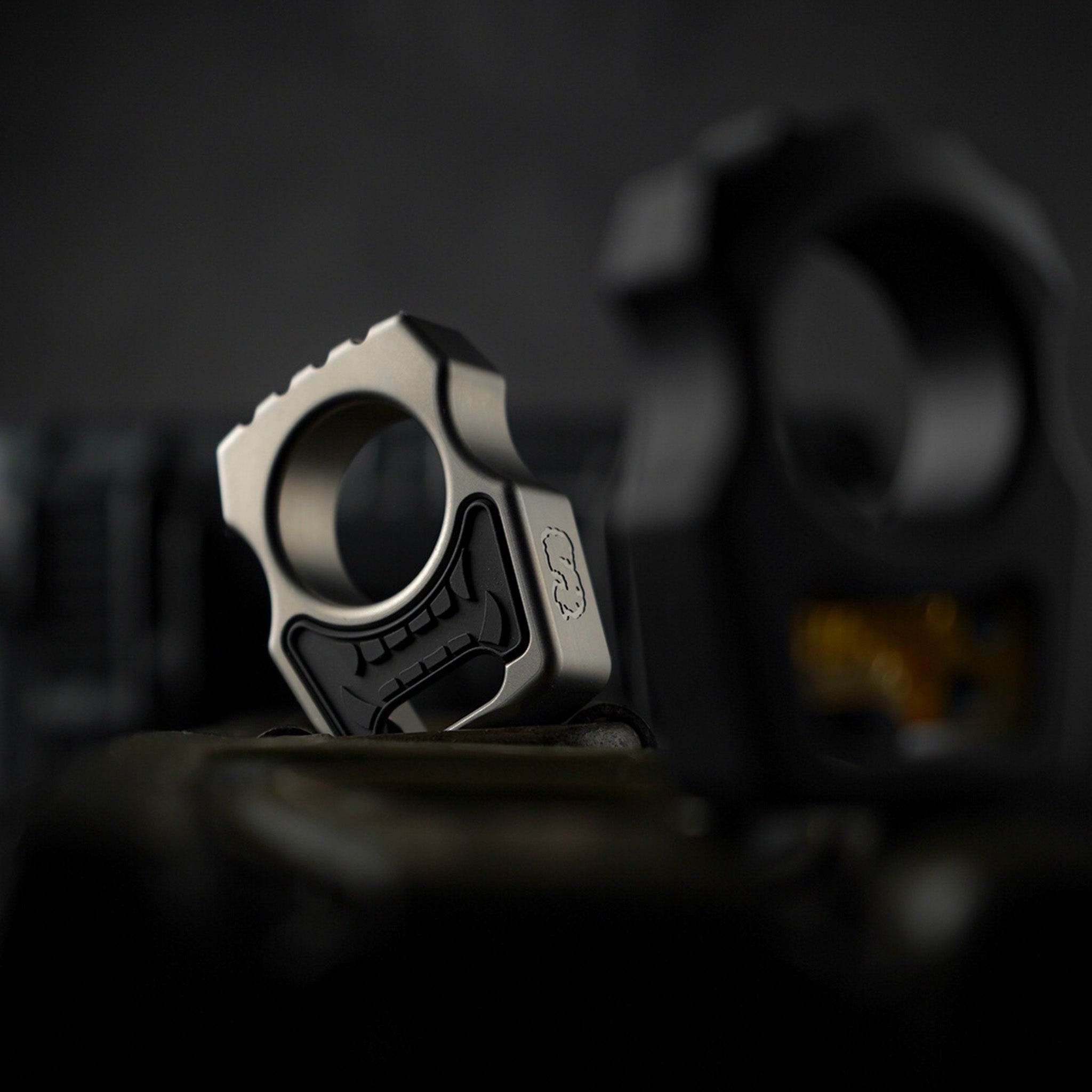 Set of Titanium Edc Knucks Swampy Whale & Replaceable Black Aluminum Inlay Mengu Mempo